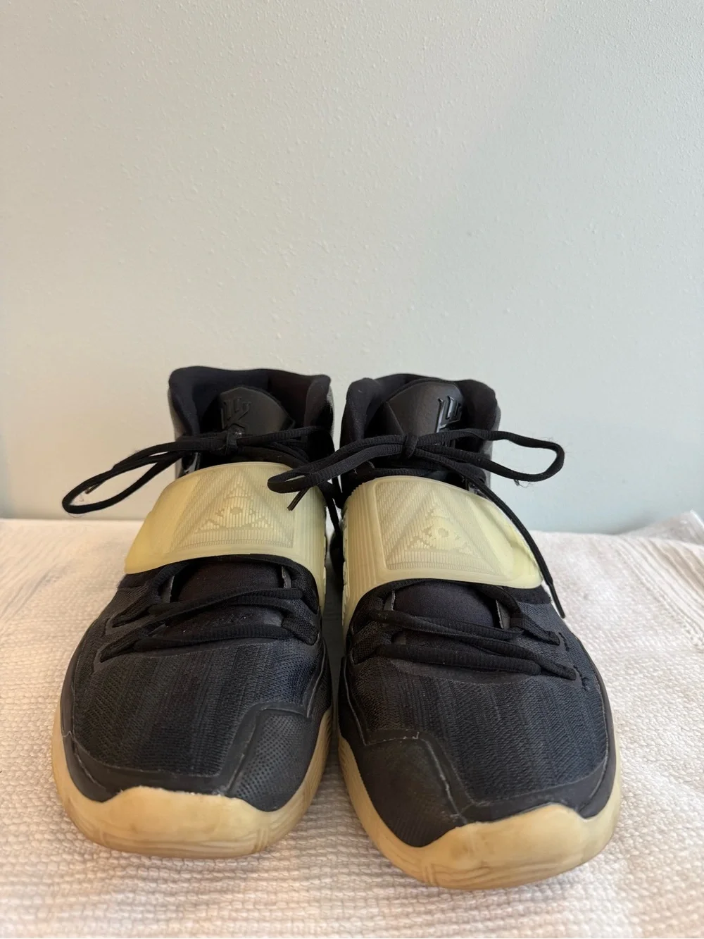 Nike Kyrie By You Custom Basketball Shoes - Picture 3 of 9
